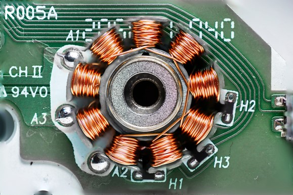 PCB에 삽입되는 BLDC모터 확대사진