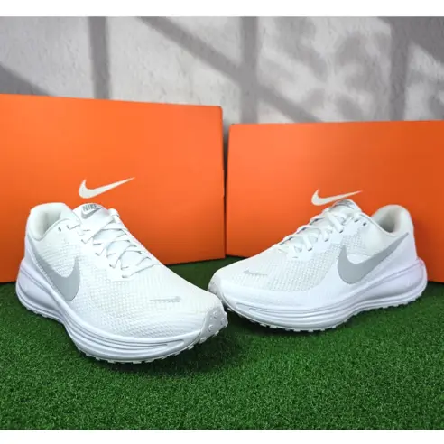 나이키 레볼루션 신형
