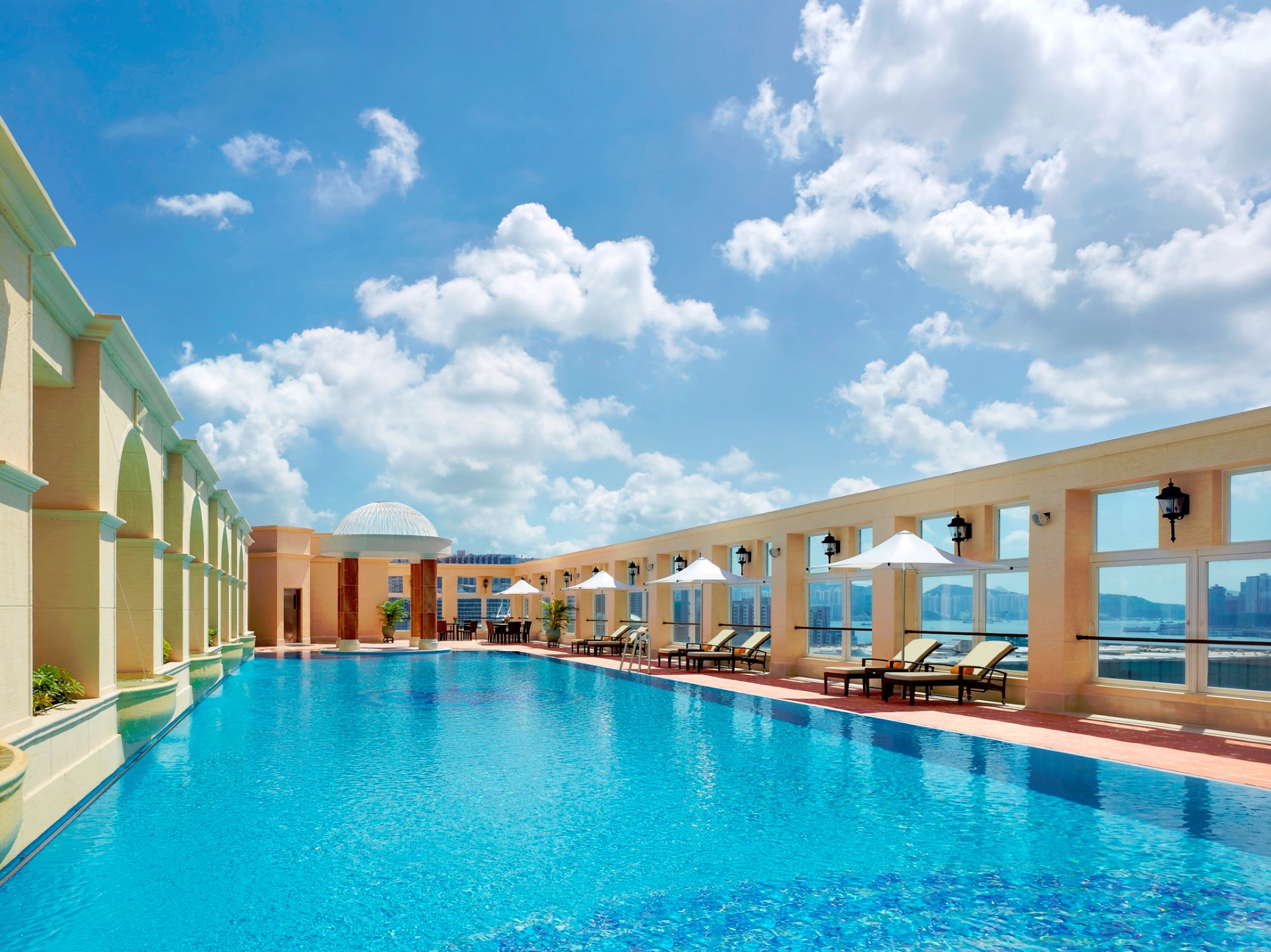 홍콩 침사추이 가성비 호텔 The Royal Garden